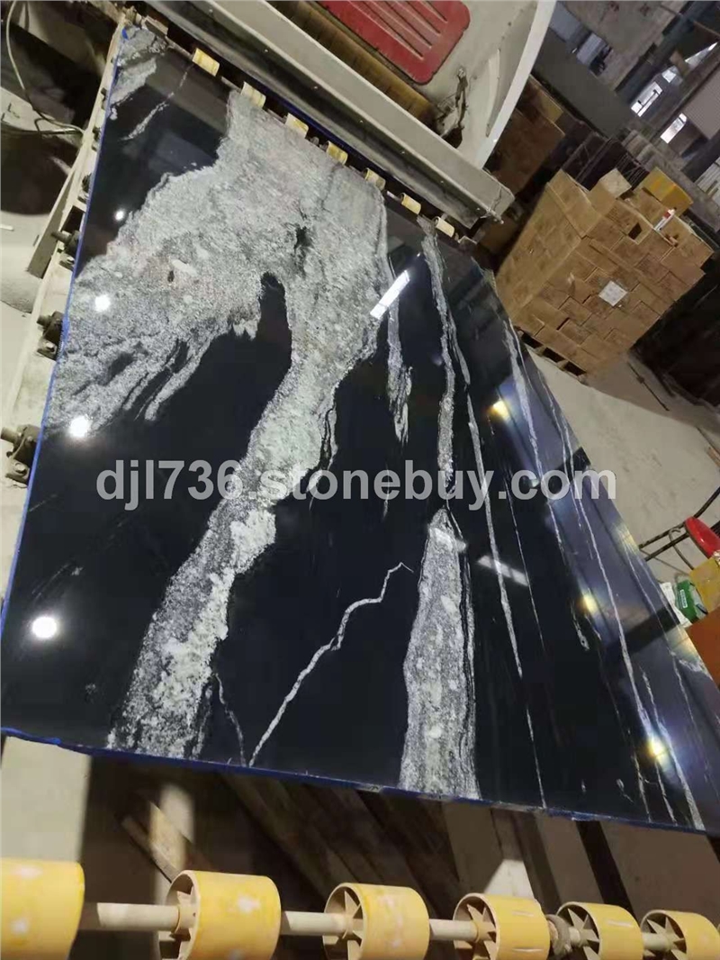 宇宙黑