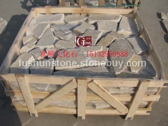 白石英自然面滚磨乱形成品