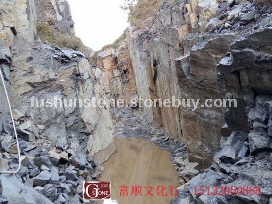 黑石英自然面乱形矿山
