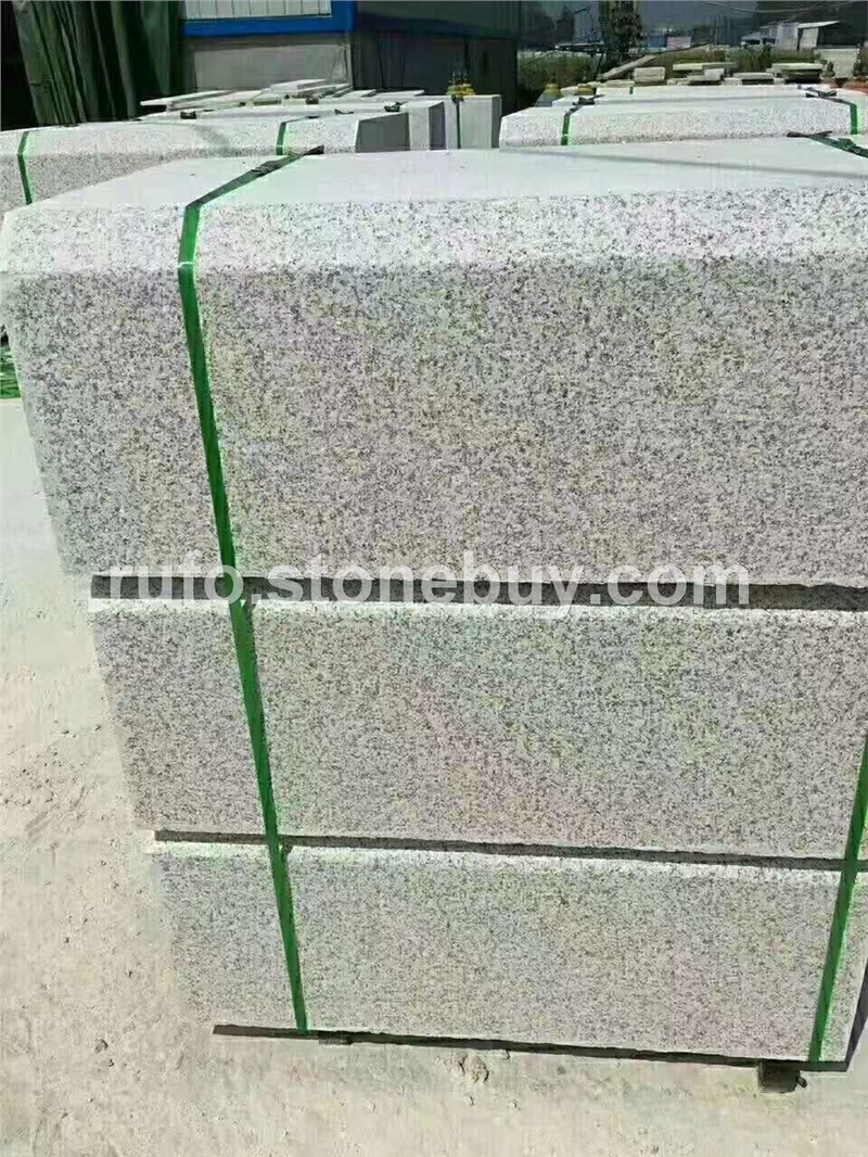 白锈石路沿石