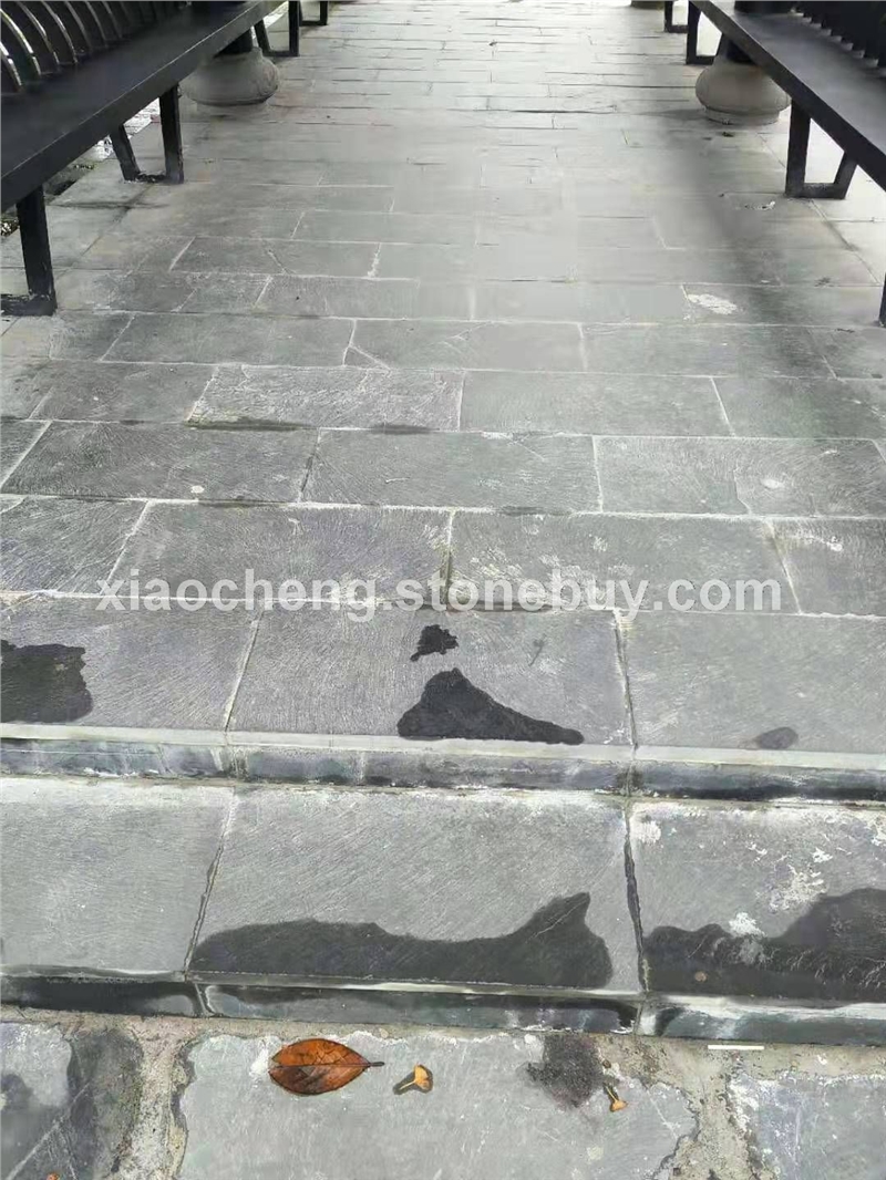 青石板地面