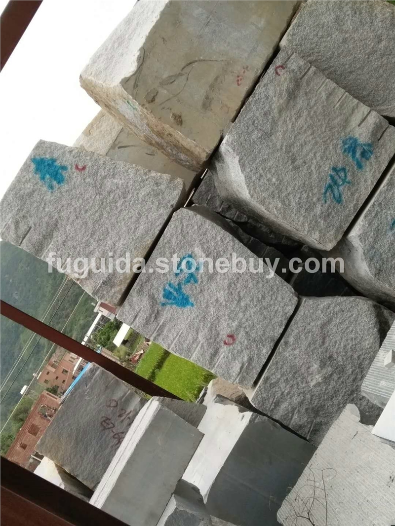 福建芝麻灰荒料 方料 G655，路沿石、墓碑石，盲人石，地铺石、墓碑石、水沟盖板
