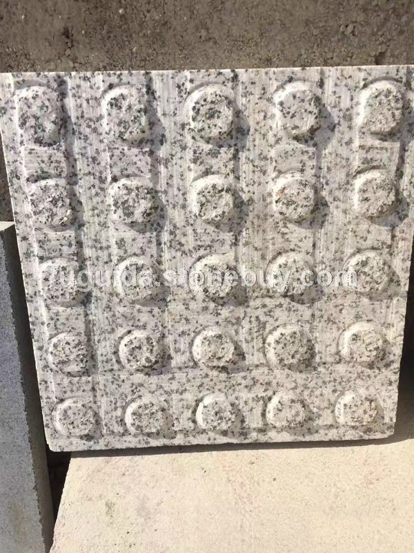 芝麻灰圆点盲道石，小方石、福建芝麻灰、福建芝麻白、福建芝麻黑、g617惠安红、水沟盖板