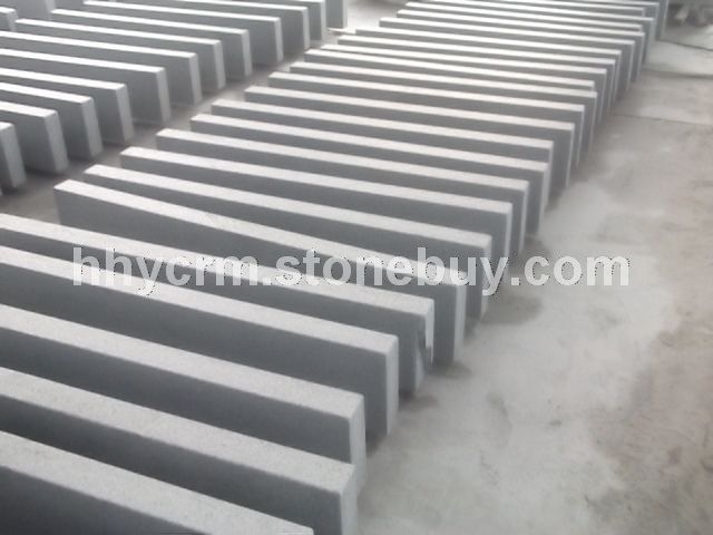 芝麻黑G654路缘石工厂生产实图