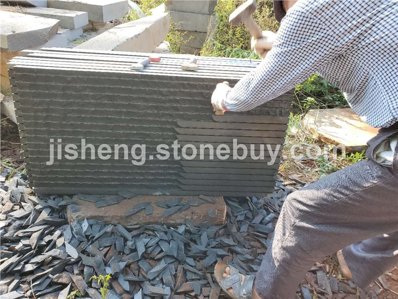 湛江黑自然面水幕墙