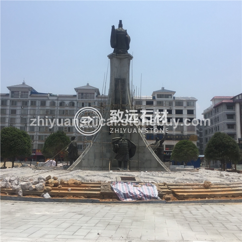 广西兴安县秦始皇铜像广场