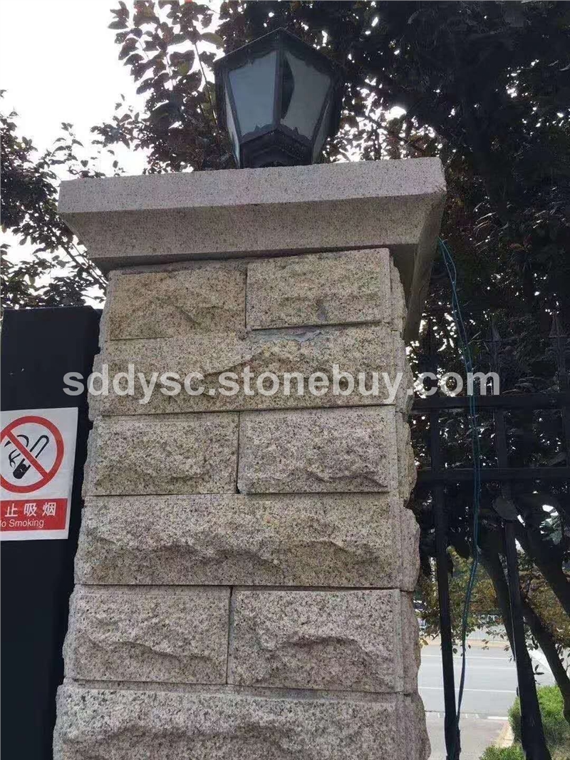 黄锈蘑菇石石柱黄锈石大门石柱