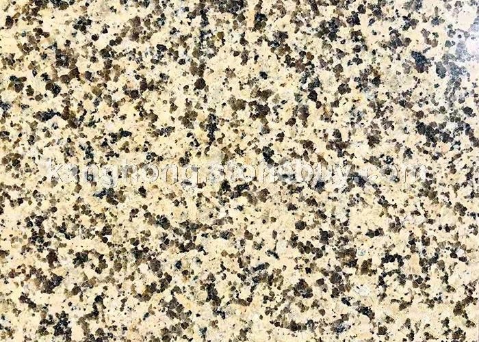 新疆卡拉麥里金