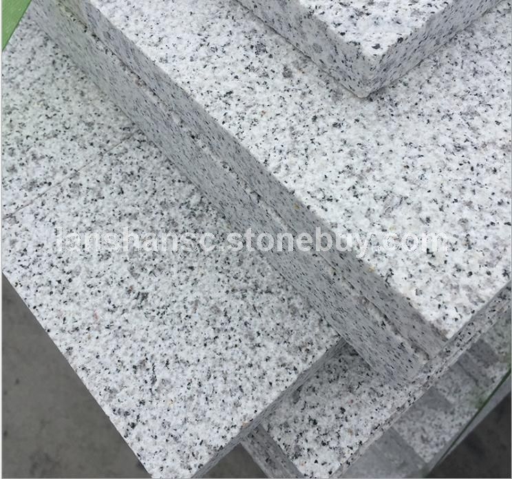 白麻路沿石