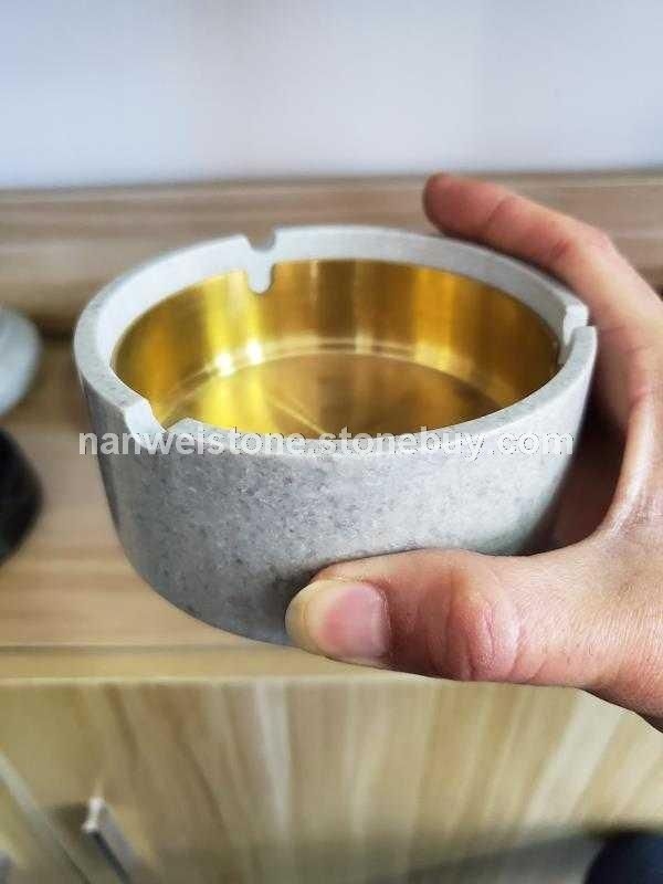 烟灰缸