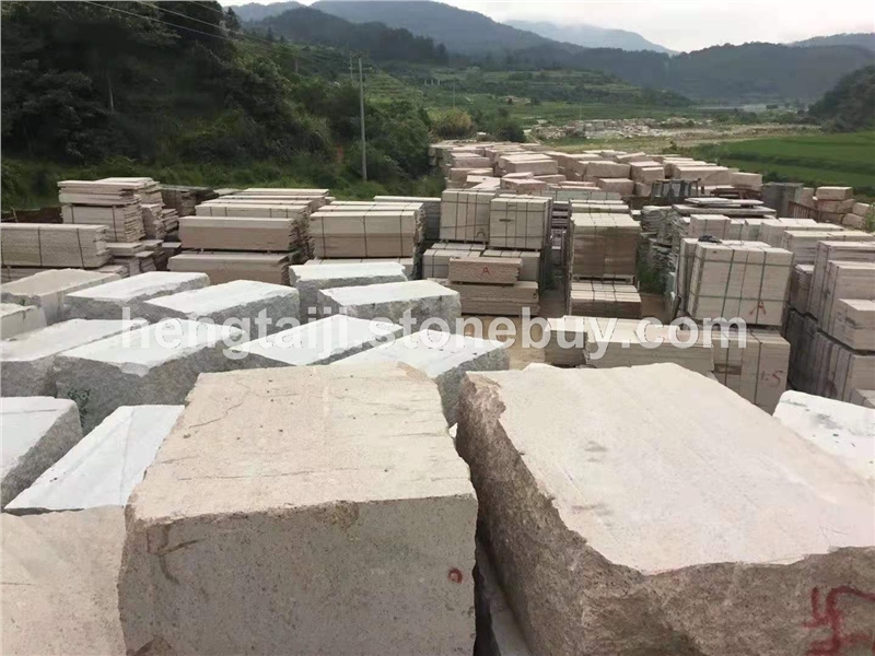 五彩红荒料