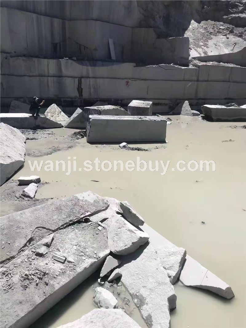 帝王黑矿山