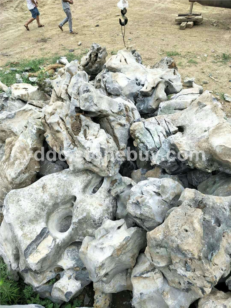 白太湖石白色景观石发货全国
