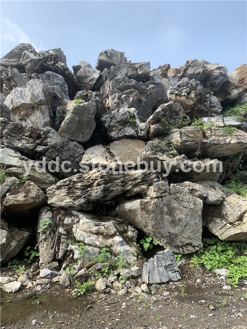 大型大英石自然石批发峻峭嶙峋