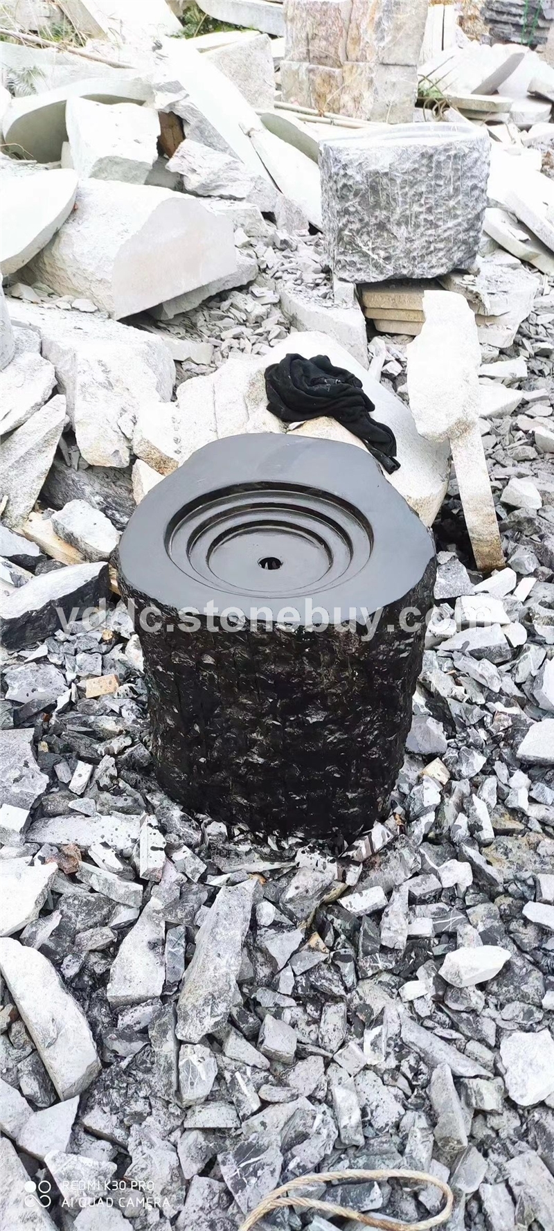枯山水园林黑山石价格景区观赏草坪石日式造景图片产地直销 原材料石场