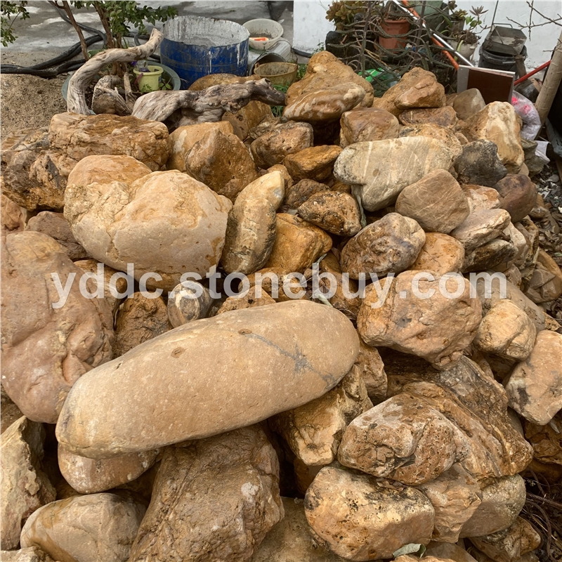 供应小块黄蜡石园林设计造景石批发直销 规格齐全