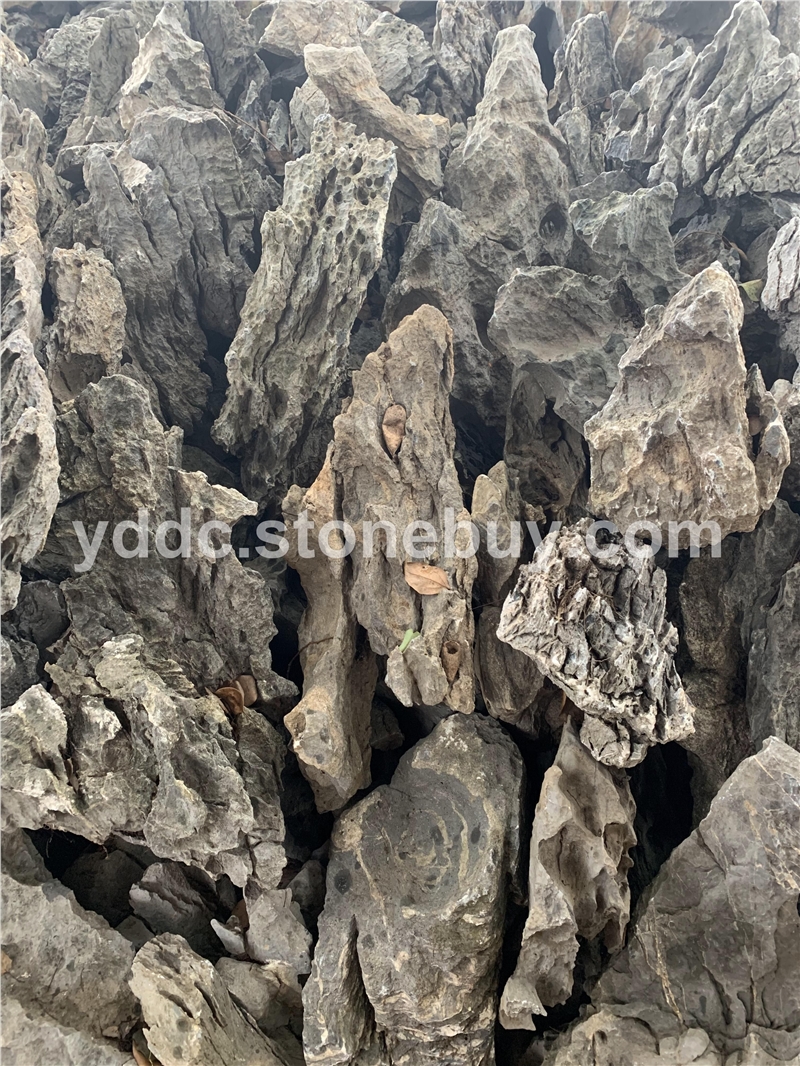 小块好看的英石别墅鱼池假山 详情了解更多