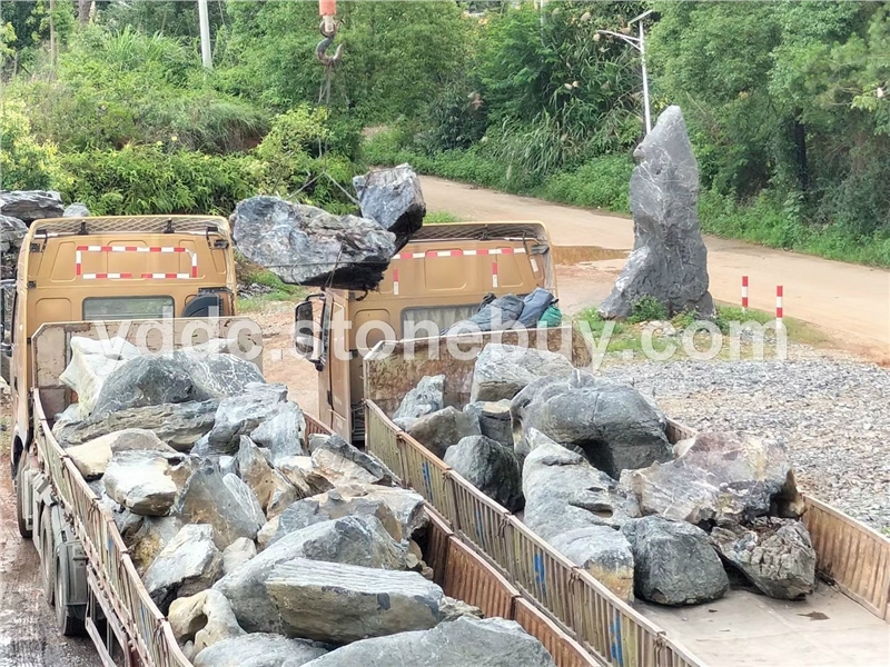 大型大英石自然石湖边摆岸清洗出口韩国