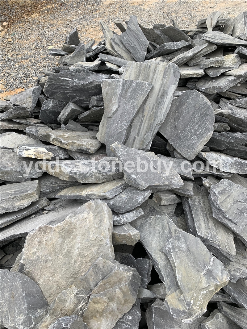 园林景区黑片石毛石碎拼石垒墙石产地