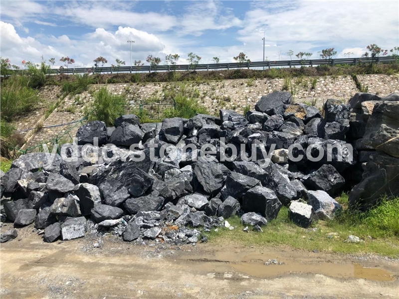 枯山水园林黑山石价格景观石绿化石户外石日式造景图片规格齐全价格优惠