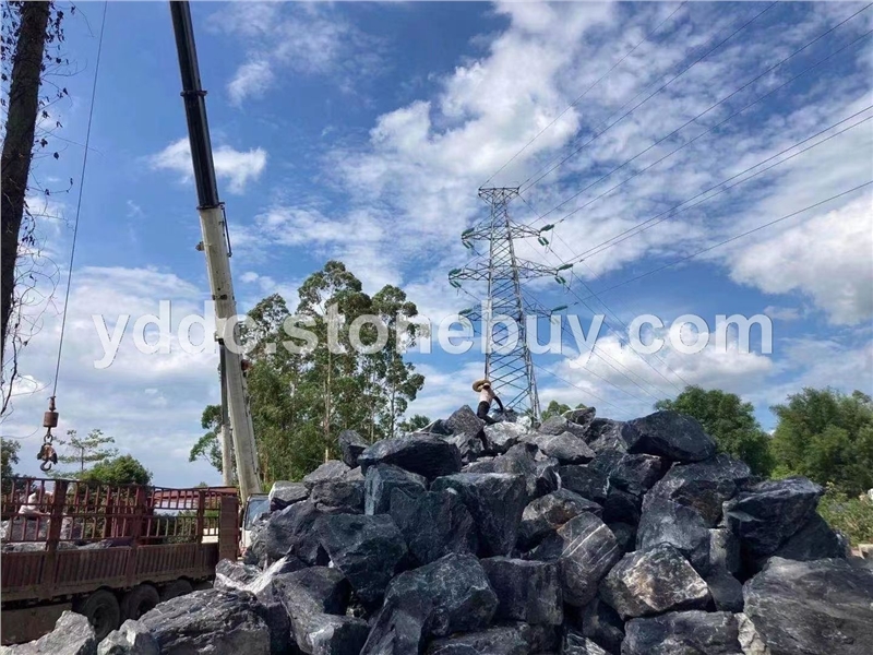 枯山水园林黑山石价格景观石绿化石户外石异形加工喷泉定做产地直销 原材料石场