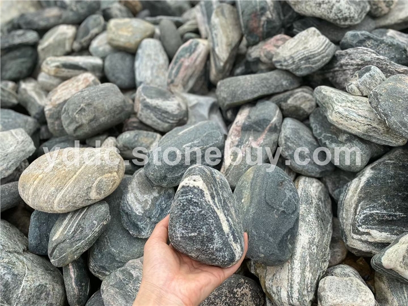 精品庭院泰山石點(diǎn)綴駁岸圍邊石工程用石
