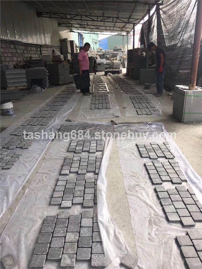 小方块铺路石