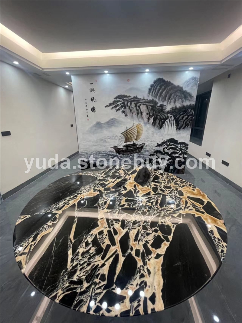宝格丽金圆桌
