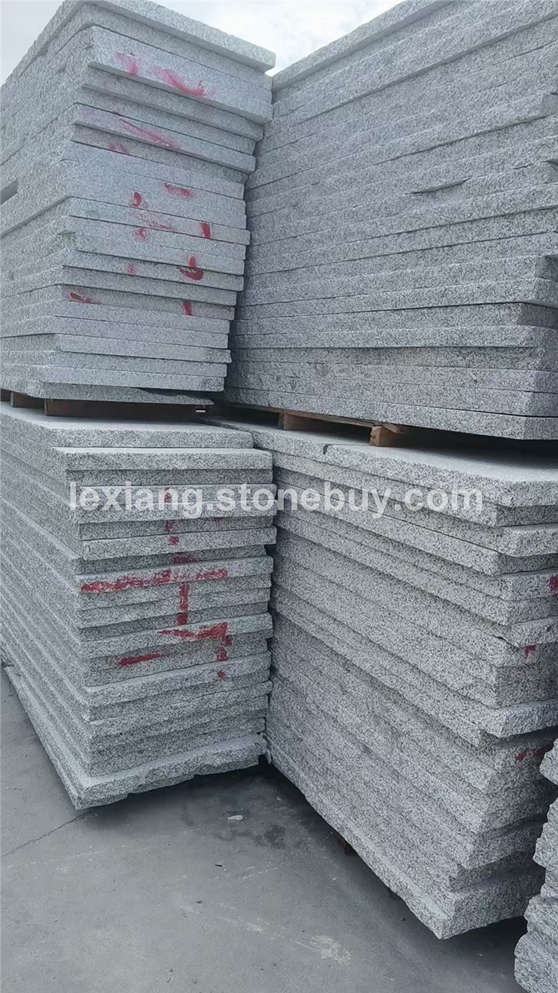 芝麻白工程板厂家