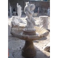 小孩抱魚噴泉