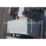 灰砂岩游泳池边