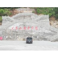 建設(shè)中的登山梯道