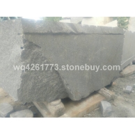 等待切割的荒料