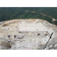 虎贝丁香石荒料采场