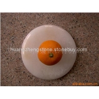 白底黄条纹圆台